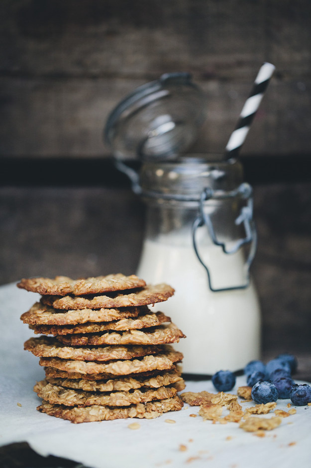 Thin Oat &amp; Ginger Crisps
