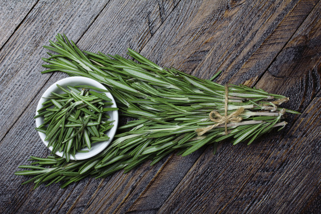 The smell of rosemary helps you remember important things.