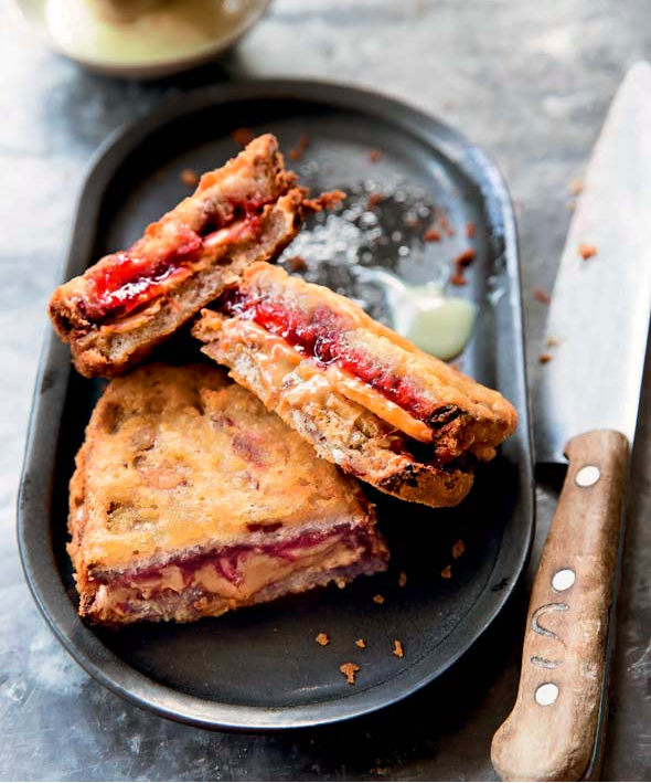 Deep Fried PB&amp;J Sandwich