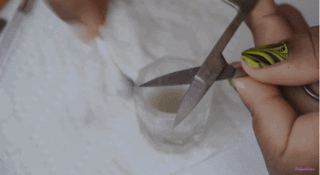 17 Satisfying Ways To Clean Everything In Your Makeup Bag
