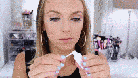 16 Tricks To Making Your Lips Look Full