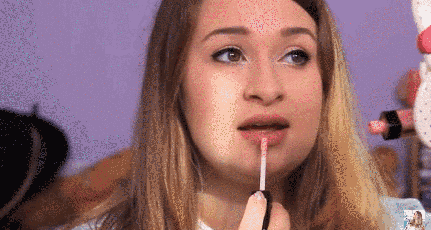 16 Tricks To Making Your Lips Look Full