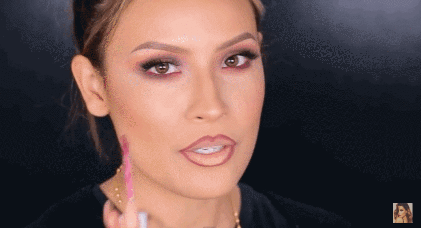 16 Tricks To Making Your Lips Look Full