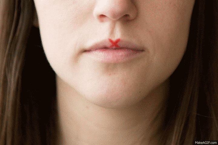 16 Tricks To Making Your Lips Look Full
