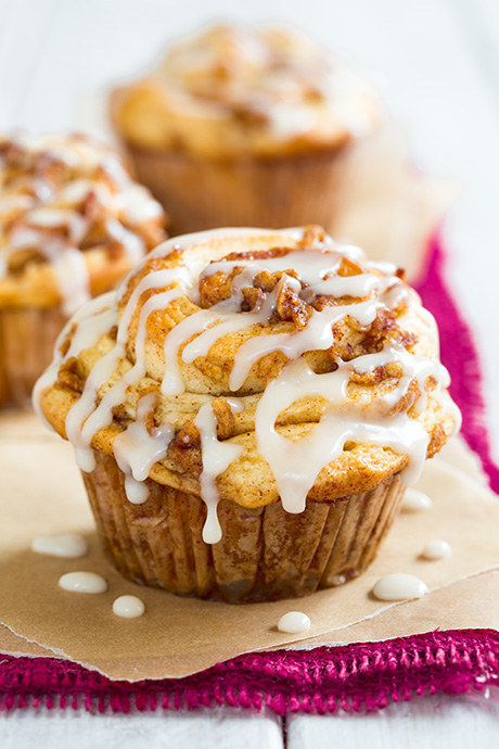 Apple Cinnamon Roll Muffins