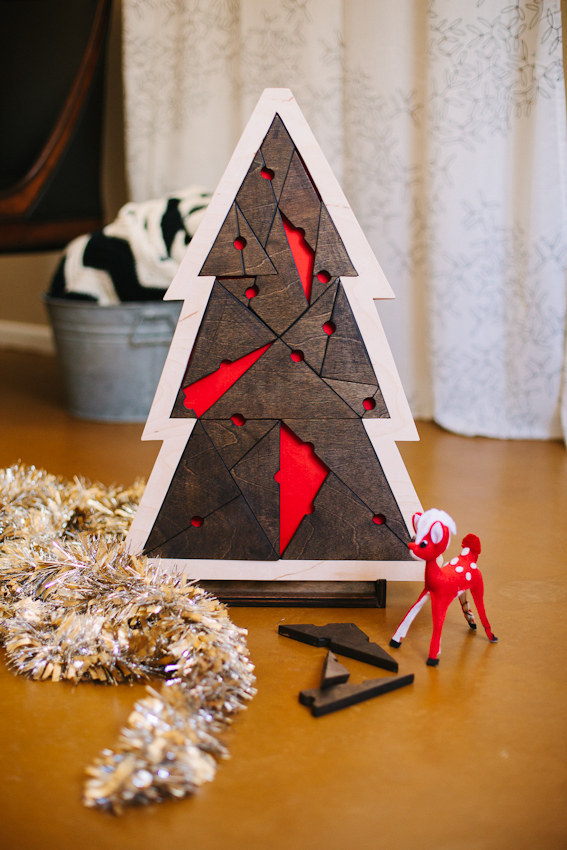 Make an easy and fun geometric christmas tree puzzle.