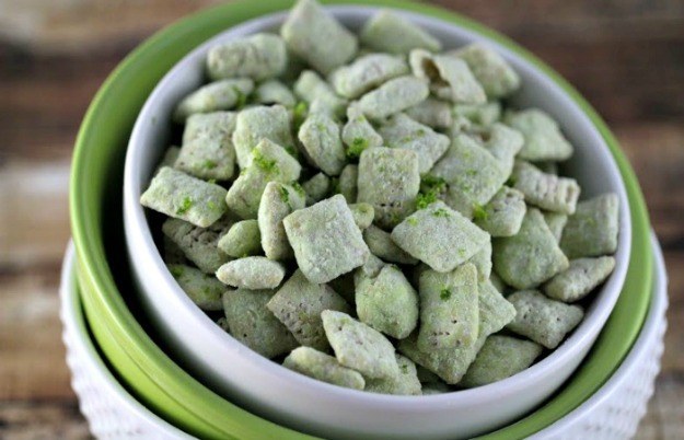 Grinchy Lime Muddy Buddies